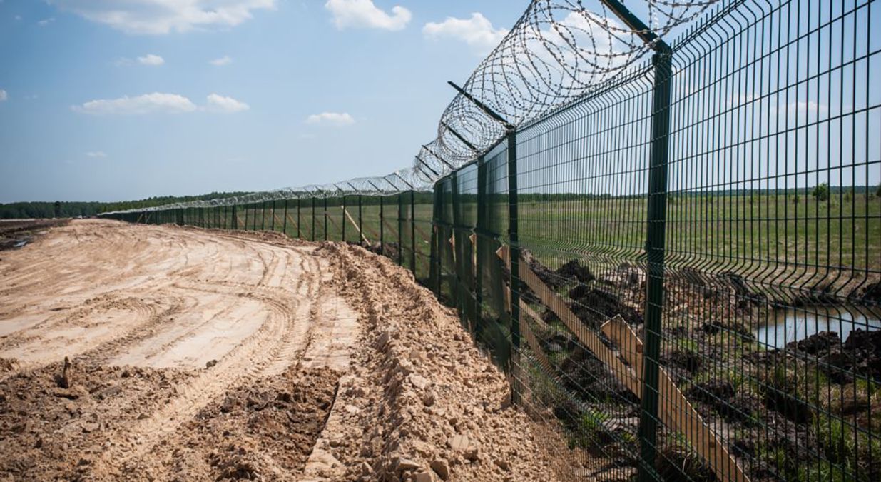 Коли Україна закінчить будувати стіну на кордоні з Росією: названо дату