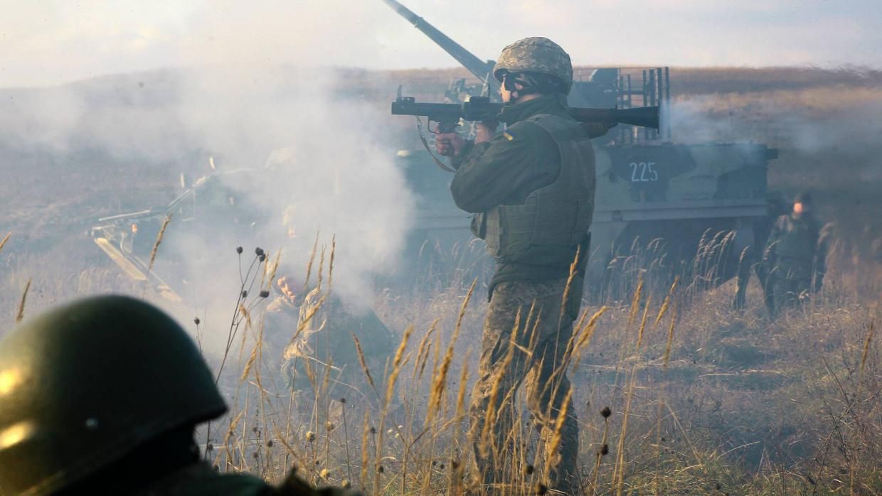 Боевики не прекращают наносить удары по воинам ОС: есть раненые