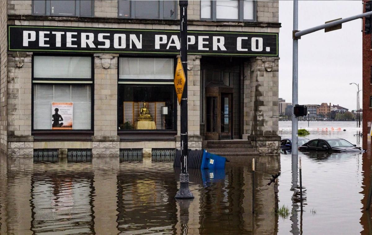 У США розлилася річка Міссісіпі, вода затопила вулиці: фото та відео