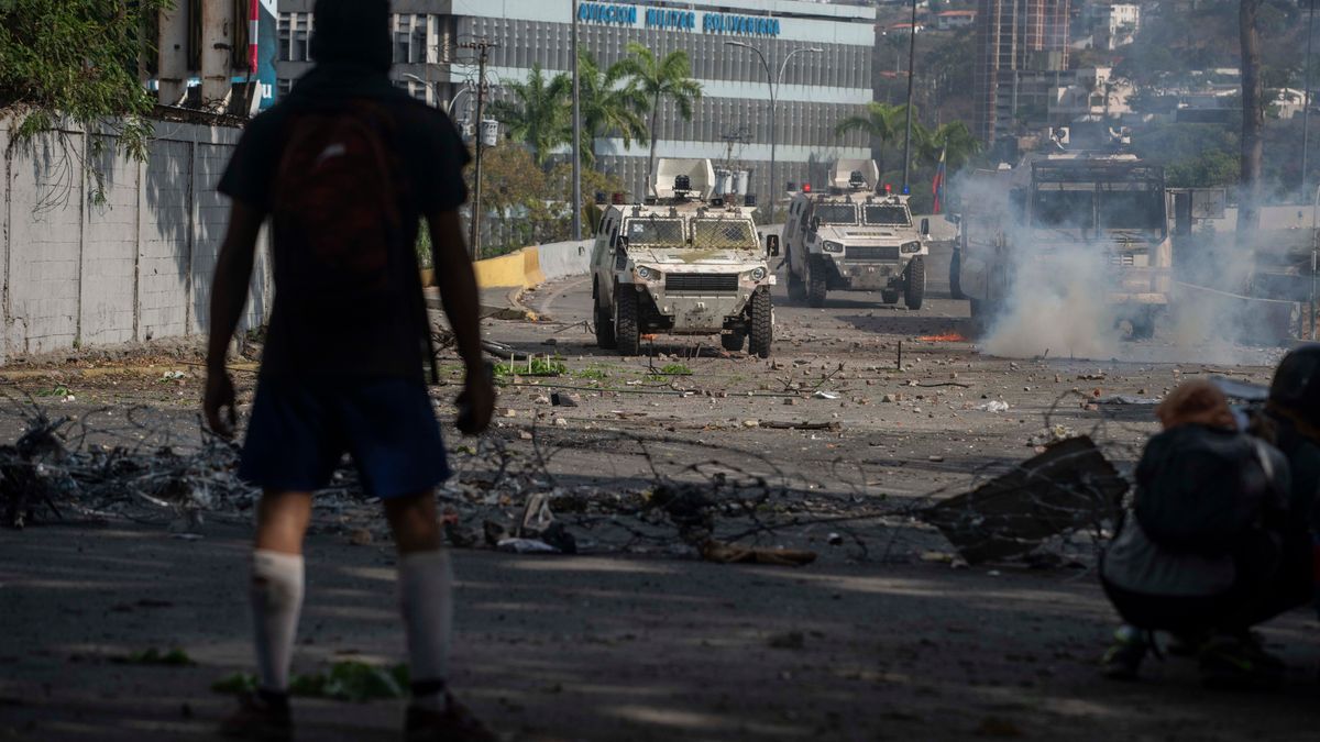 Кризис в Венесуэле: что пишут западные медиа о "попытке переворота" в стране