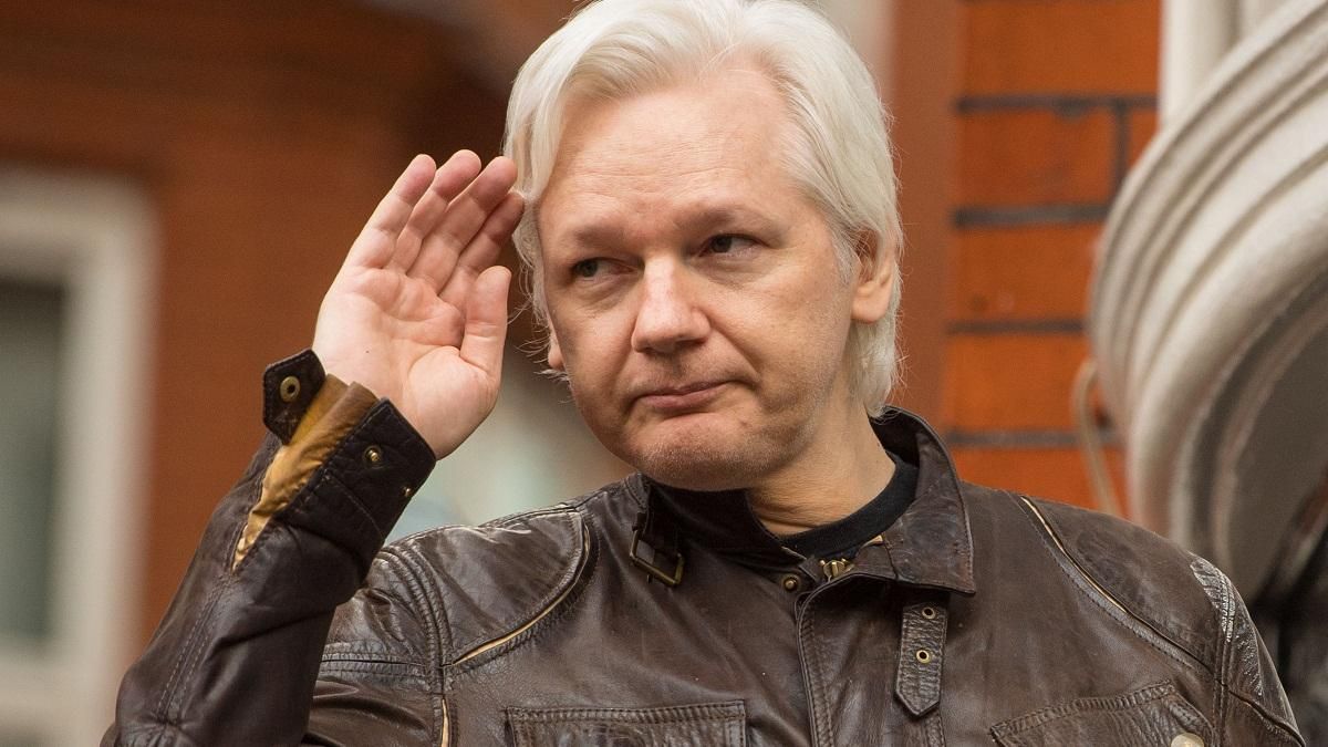 Британский суд назначил дату слушаний по экстрадиции Ассанжа Британский суд назначил дату слушаний по экстрадиции Ассанжа