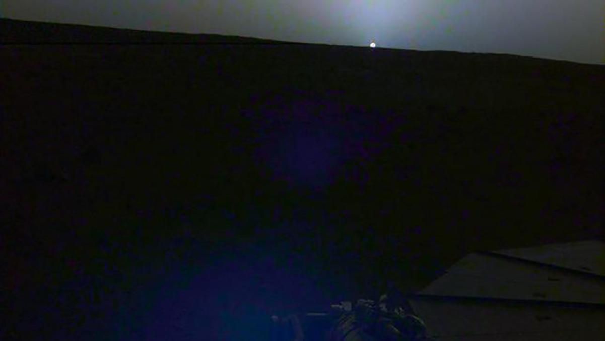 Зонд NASA зробив знімок заходу Сонця на Марсі Зонд NASA зробив знімок заходу Сонця на Марсі