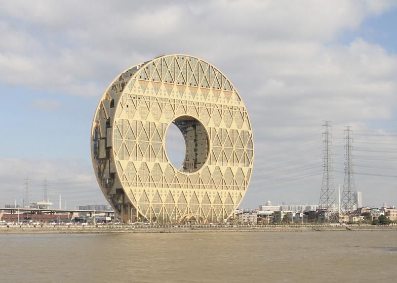 Небоскреб-бублик в Гуанчжоу: как выглядит здание, которое приносит удачу