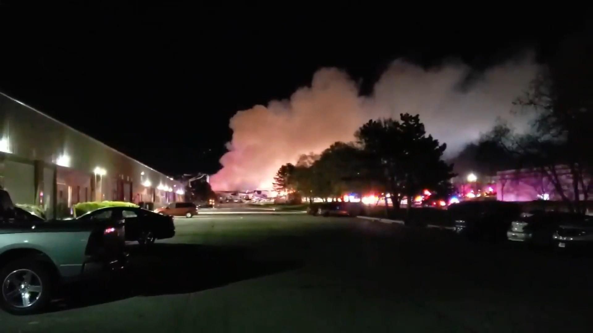 Аж земля почала здригатися: в США вибухнув хімічний завод Аж земля почала здригатися: в США вибухнув хімічний завод