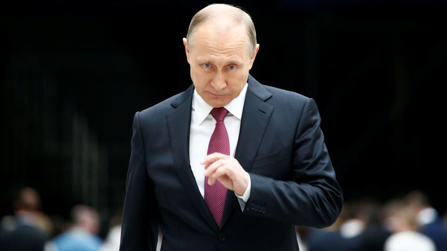 Путін вже пішов у наступ, – експерт про небезпеку російських паспортів на Донбасі