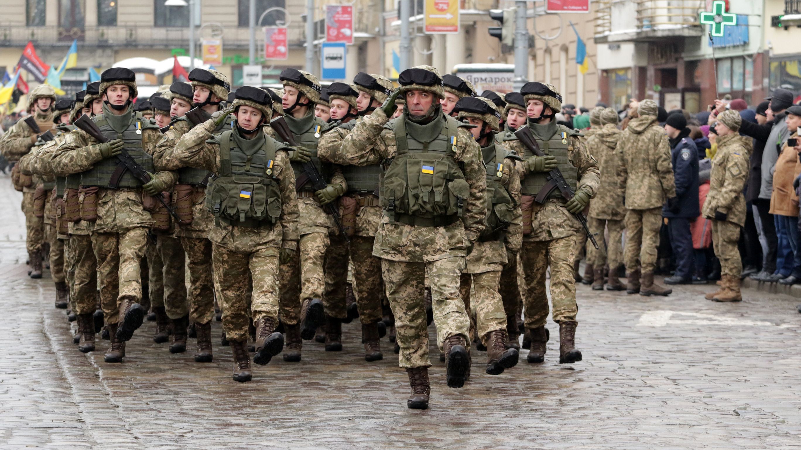 Порошенко казав, що українська армія на 90% відповідає стандартам НАТО: чому це неправда 