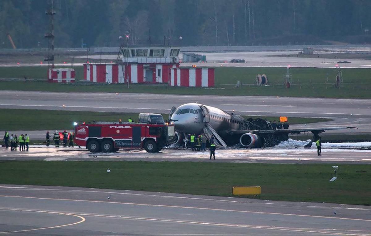 Российские телеканалы проигнорировали трагедию самолета в аэропорту Москвы