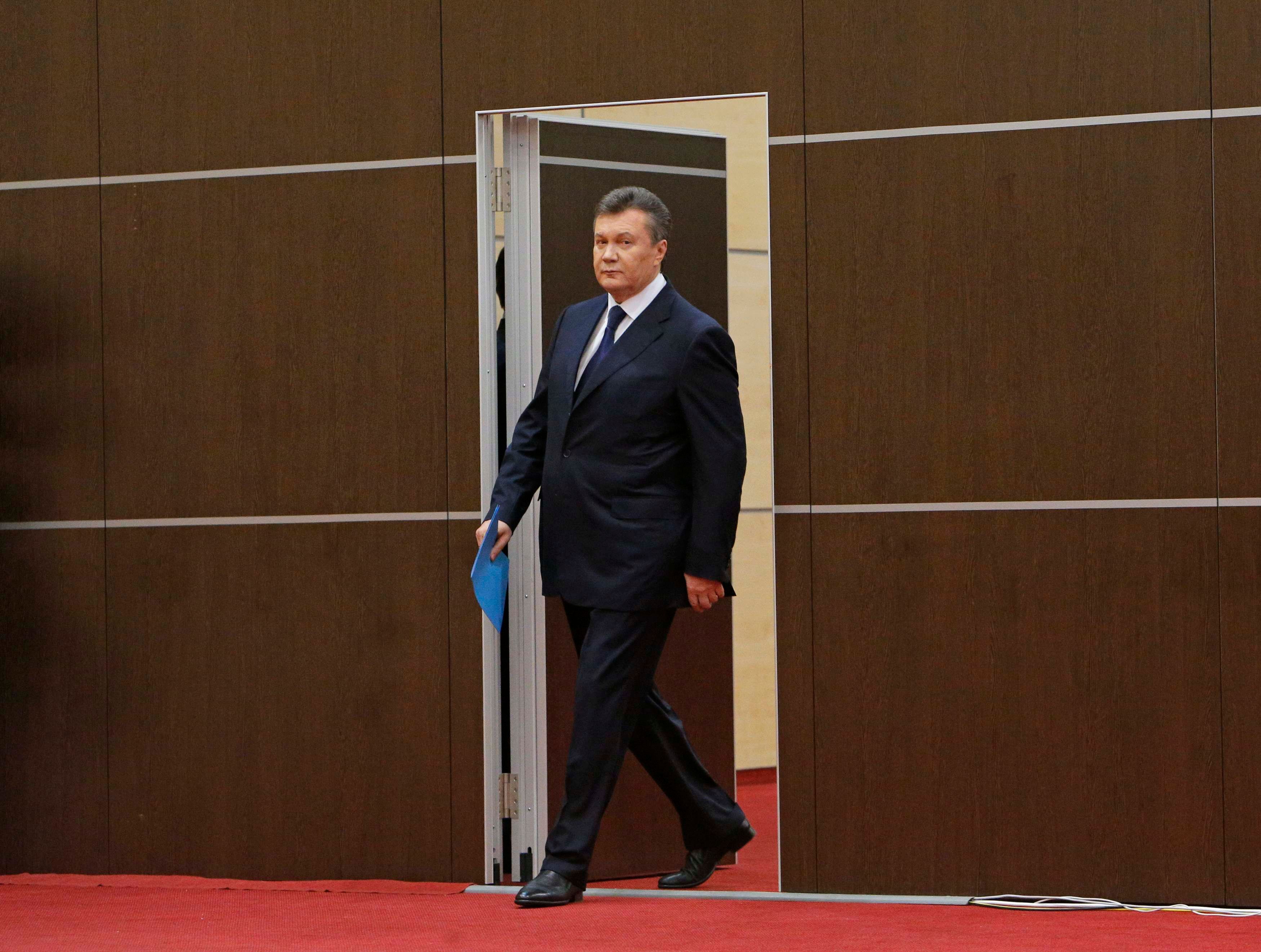 Янукович попросив позбавити ліцензії його колишнього адвоката