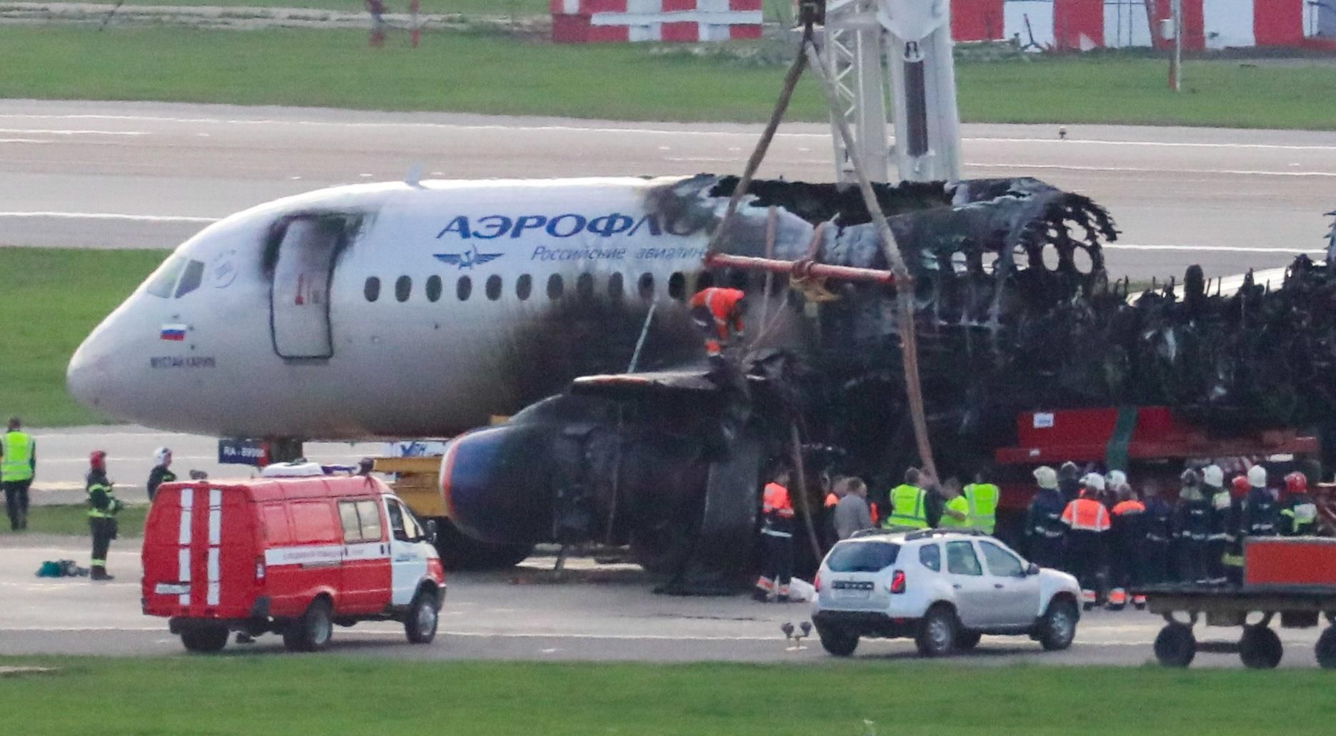 Авіакатастрофа в "Шереметьєво": відео перших хвилин евакуації пасажирів
