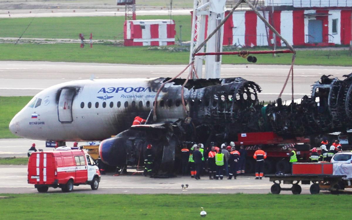 Авіакатастрофа в "Шереметьєво": опублікована розмова пілотів та авіадиспетчерів Авіакатастрофа в "Шереметьєво": опублікована розмова пілотів та авіадиспетчерів