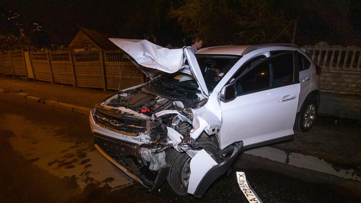 У Києві на Науки зіштовхнулись два авто: фото У Києві на Науки зіштовхнулись два авто: фото