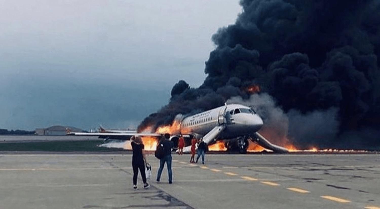 Паника в дыму, – как проходила эвакуация людей из горящего самолета в Москве