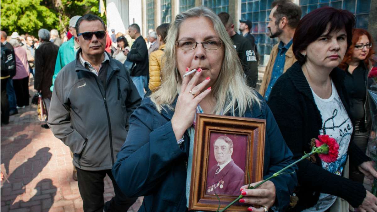 Чому не забороняють акції "Безсмертного полку"? Чому не забороняють акції "Безсмертного полку"?