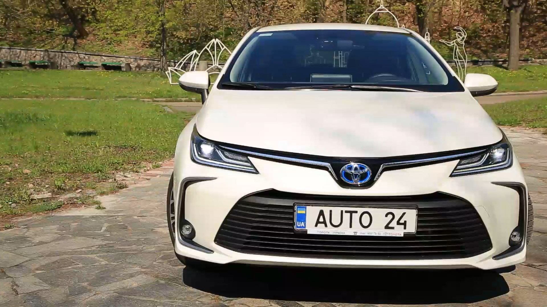 Тест-драйв самого популярного в мире автомобиля Toyota Corolla: фото и видео Тест-драйв самого популярного в мире автомобиля Toyota Corolla: фото и видео