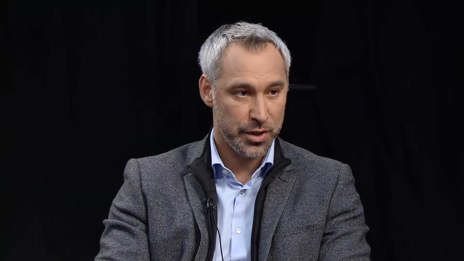 Сподіваюся, що Луценко добровільно складе свої повноваження, – радник Зеленського Сподіваюся, що Луценко добровільно складе свої повноваження, – радник Зеленського