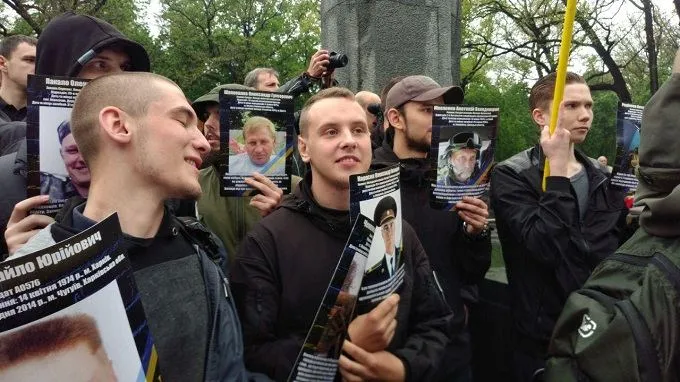Фото загиблих на Донбасі військових 9 травня Харків