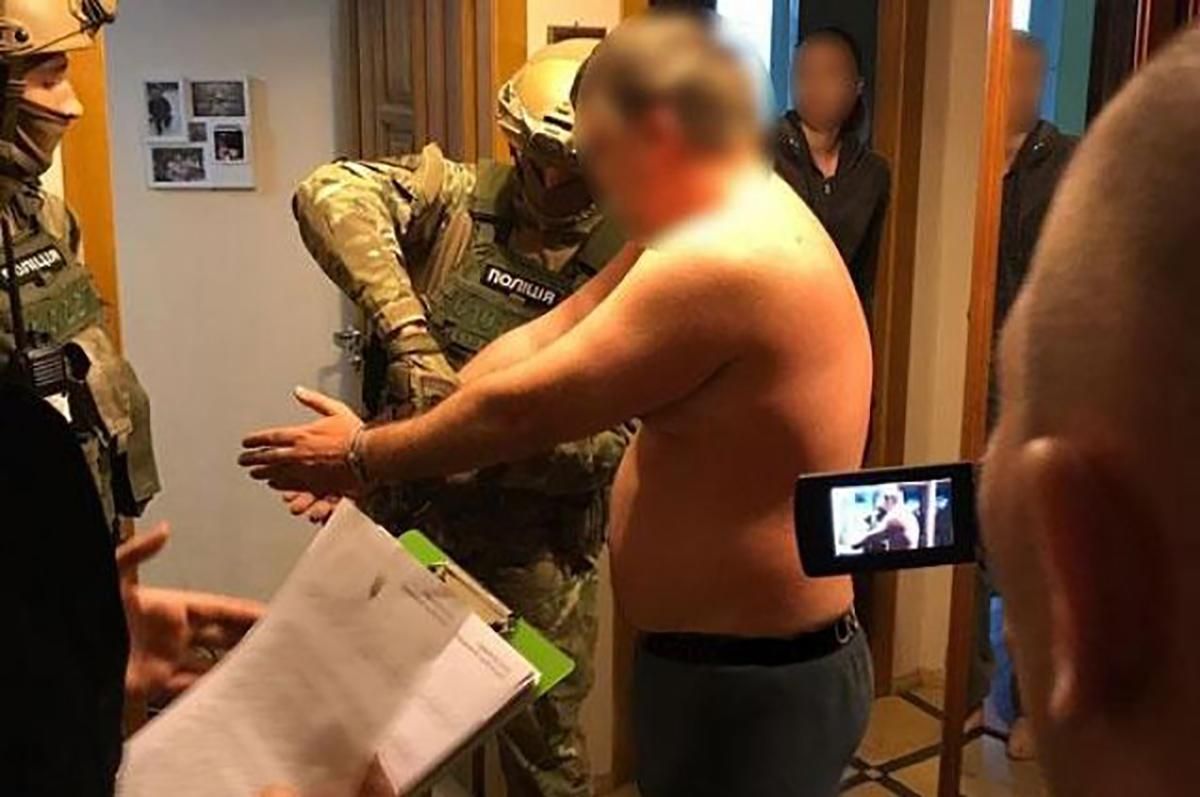 Сумы: задержан похититель, который требовал деньги у владельца местной сети магазинов Сумы: задержан похититель, который требовал деньги у владельца местной сети магазинов