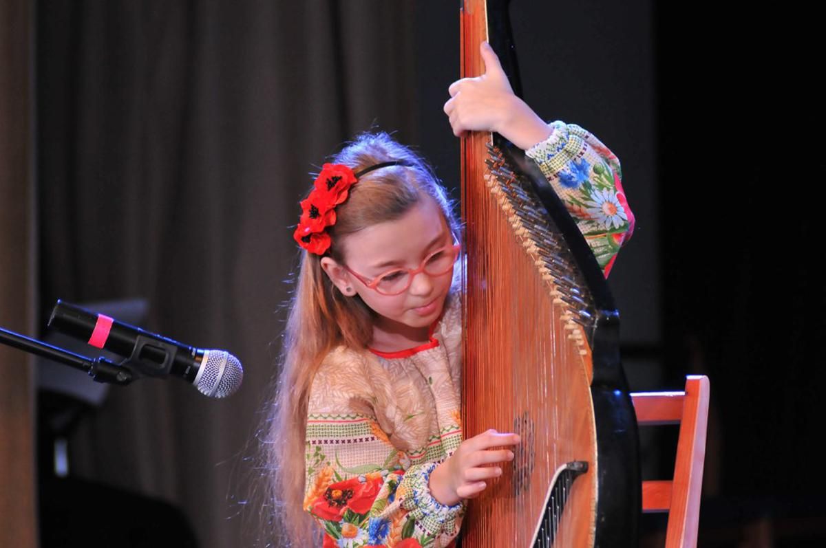 9-летняя девочка стала самым молодым композитором Украины 9-летняя девочка стала самым молодым композитором Украины