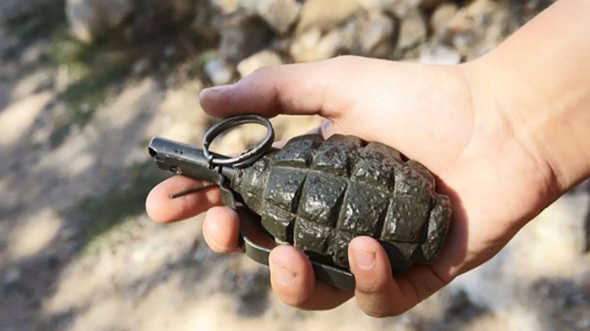 Під Києвом колишній військовий підірвав себе на гранаті: фото Під Києвом колишній військовий підірвав себе на гранаті: фото