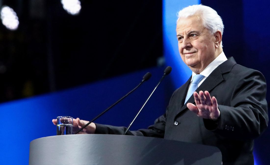 Без сватів, братів та кумів: Кравчук знову дав поради Зеленському Без сватів, братів та кумів: Кравчук знову дав поради Зеленському