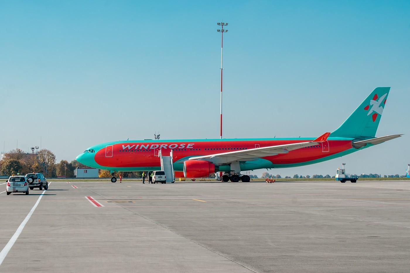 Державіаслужба дала дозвіл на нові рейси лише авіакомпанії Коломойського Державіаслужба дала дозвіл на нові рейси лише авіакомпанії Коломойського