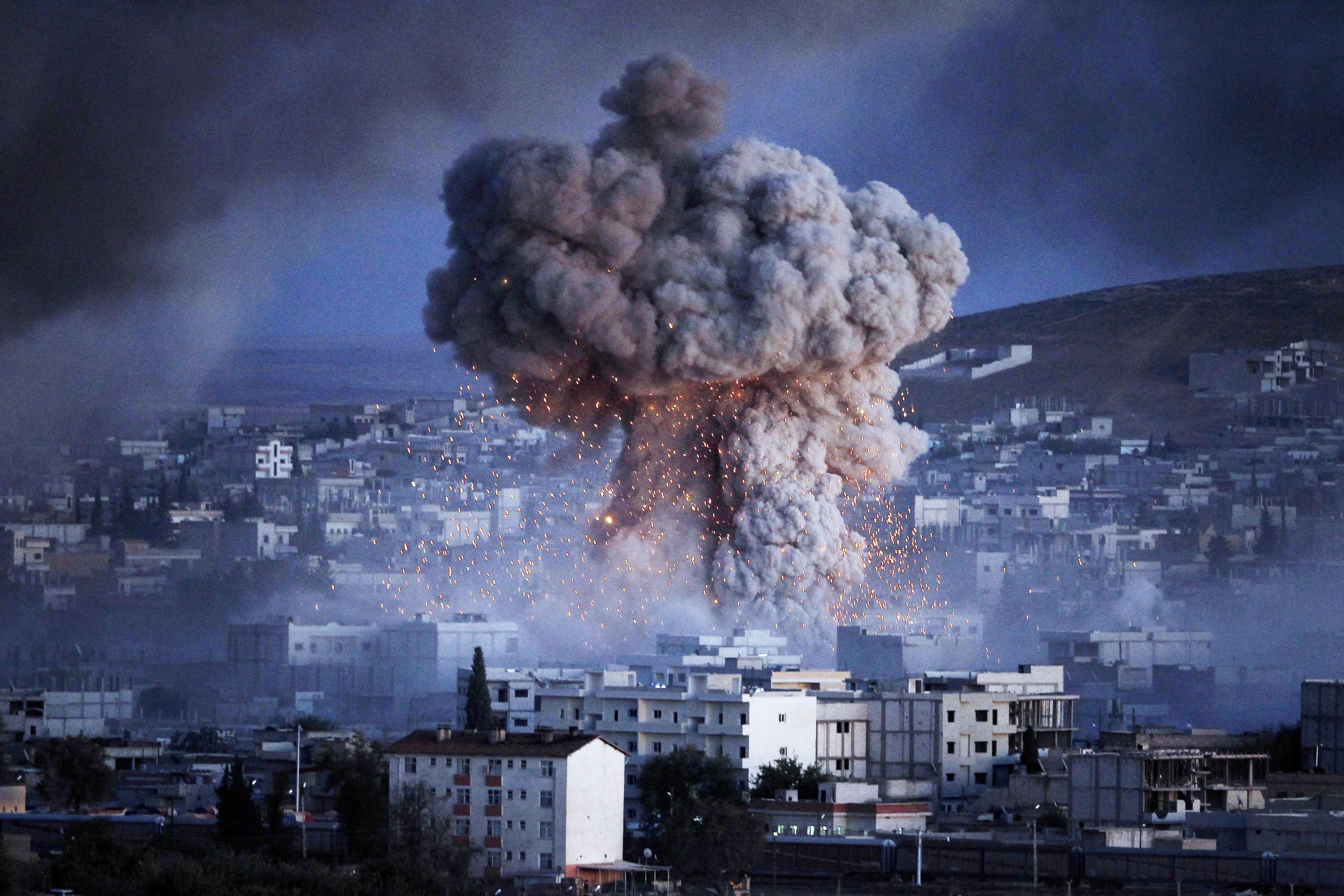 Спостерігачі фіксують масове бомбардування Сирії авіацією Росії