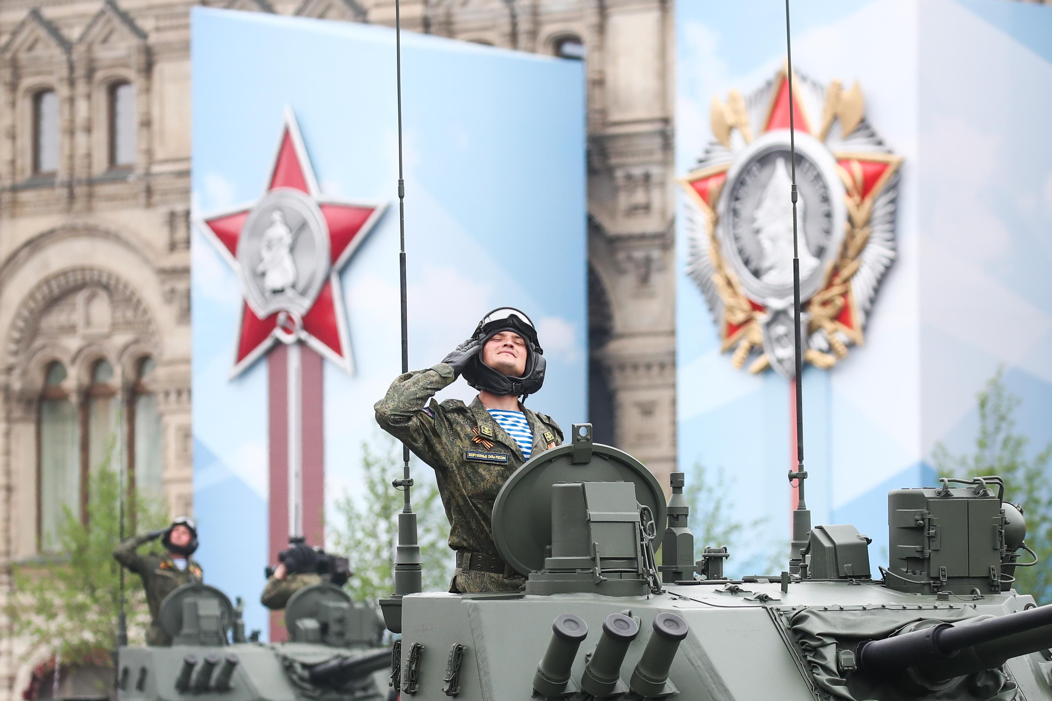 Американские эксперты оценили оружие, которое Путин показал на параде 9 мая