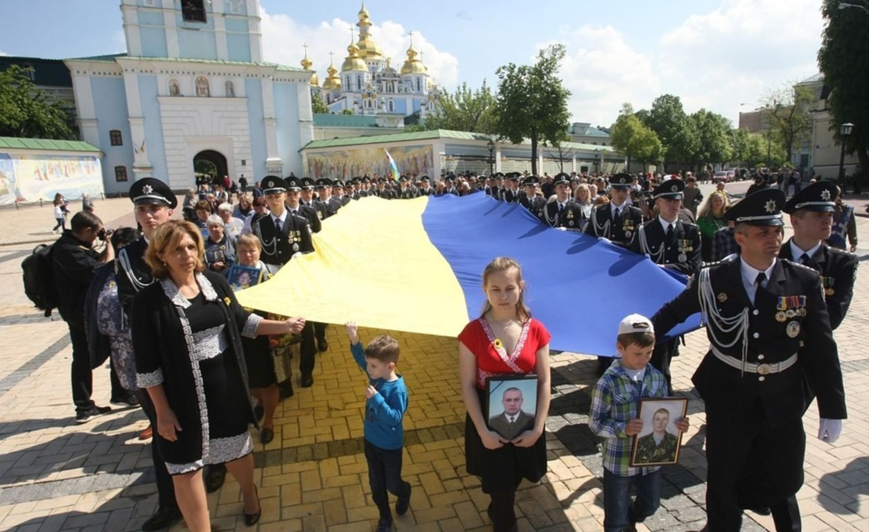 В Киеве прошло Шествие матерей: трогательные фото и видео