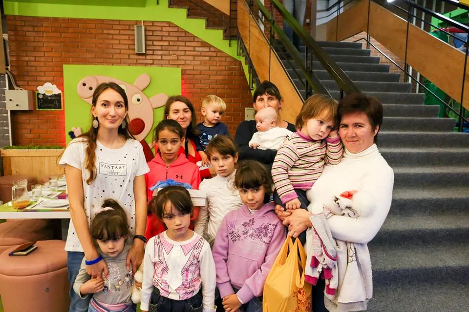 Марія Ракус з доньками Марія Ракус з доньками