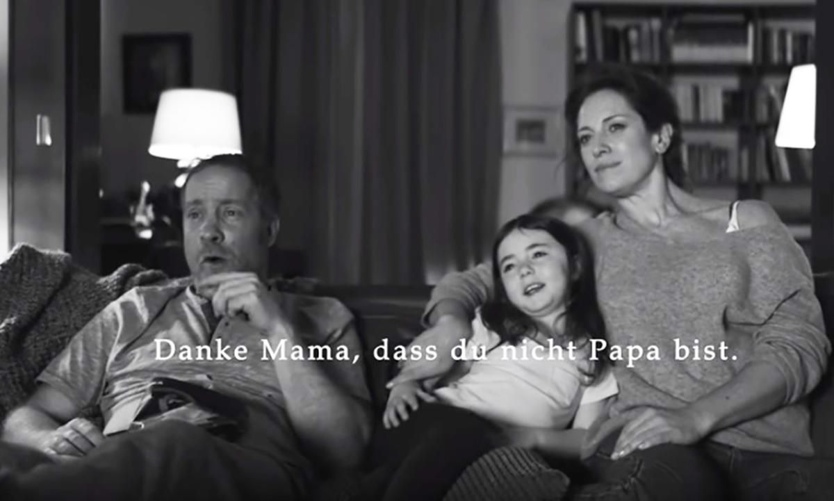 Відео до Дня матері з "ненавистю" до чоловіків опублікував супермаркет Німеччини Відео до Дня матері з "ненавистю" до чоловіків опублікував супермаркет Німеччини