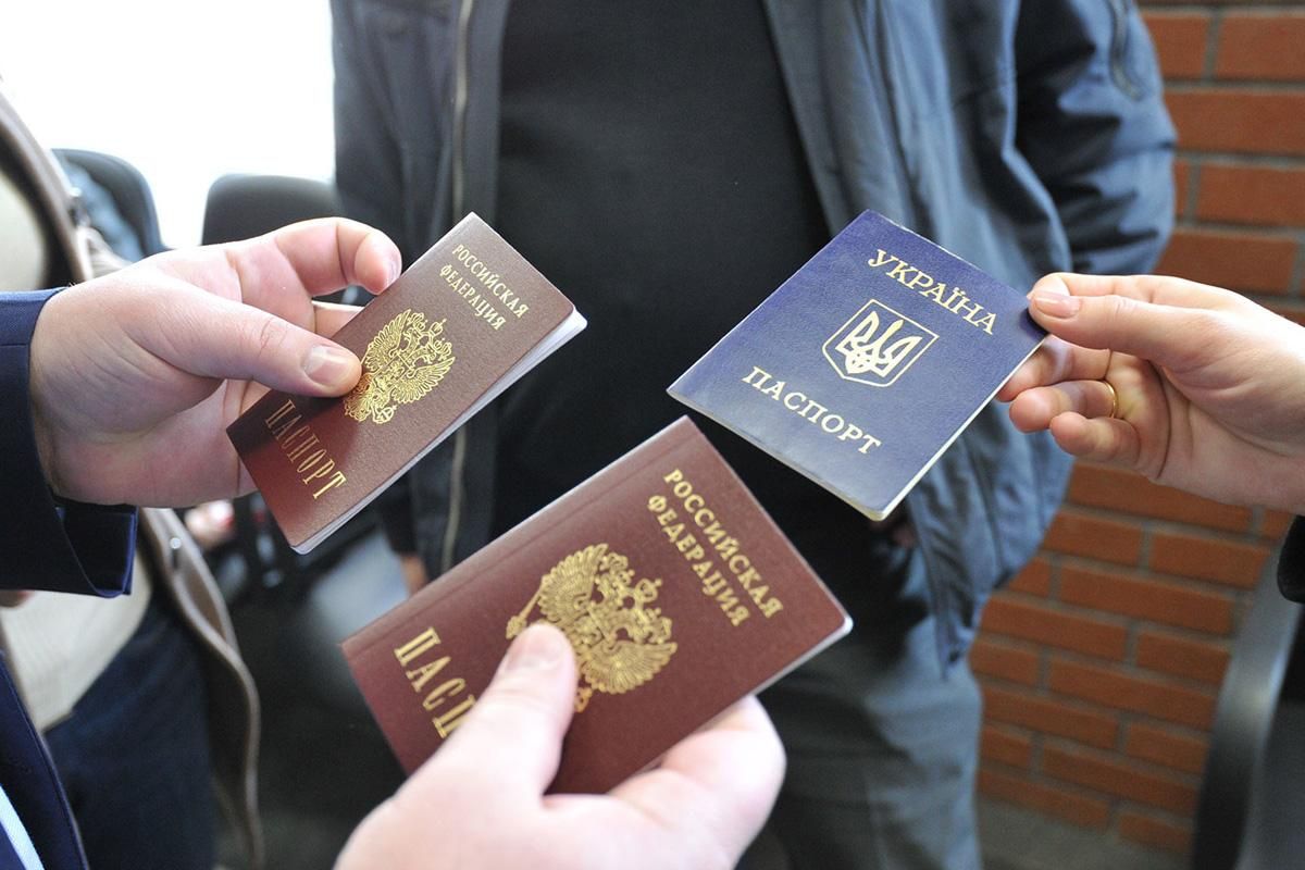 Не хотят давить: ЕС не планирует отвечать Путину на российские паспорта для Донбасса