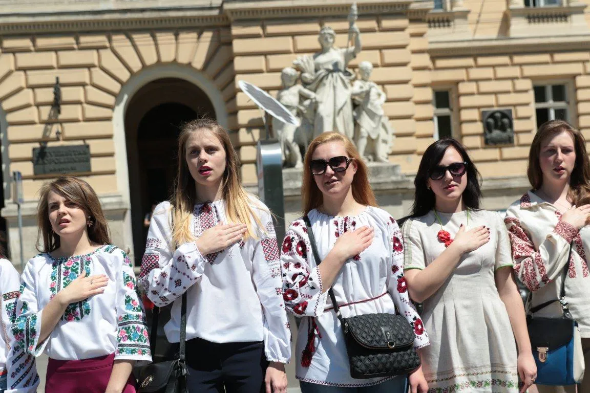 День вишиванки у Львові