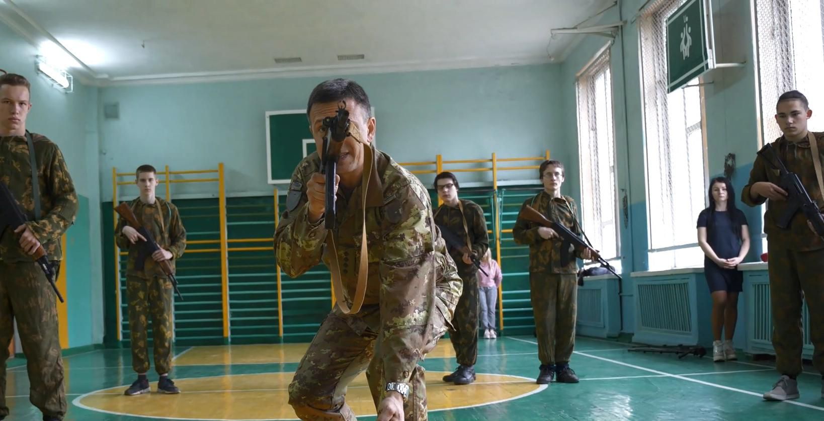 Вчитель з Харкова проводить унікальні уроки з патріотичного виховання: захопливі фото та відео Вчитель з Харкова проводить унікальні уроки з патріотичного виховання: захопливі фото та відео