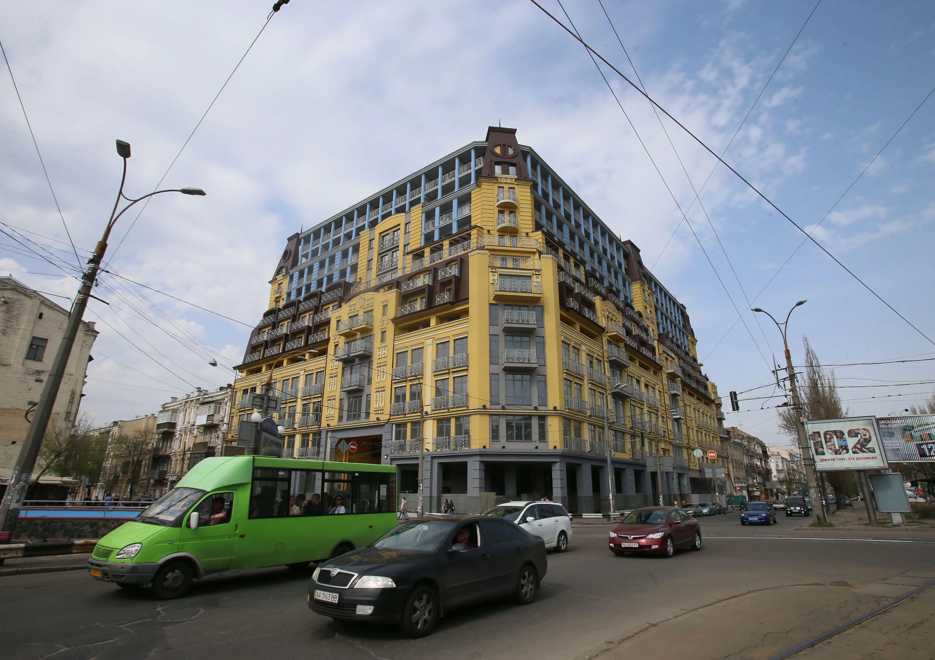 Будинок-монстр на Подолі Будинок-монстр на Подолі