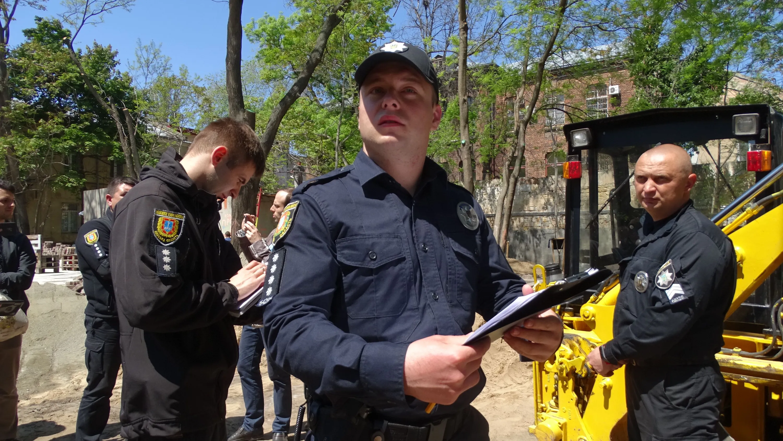Літній театр протести незаконна забудова поліція активісти