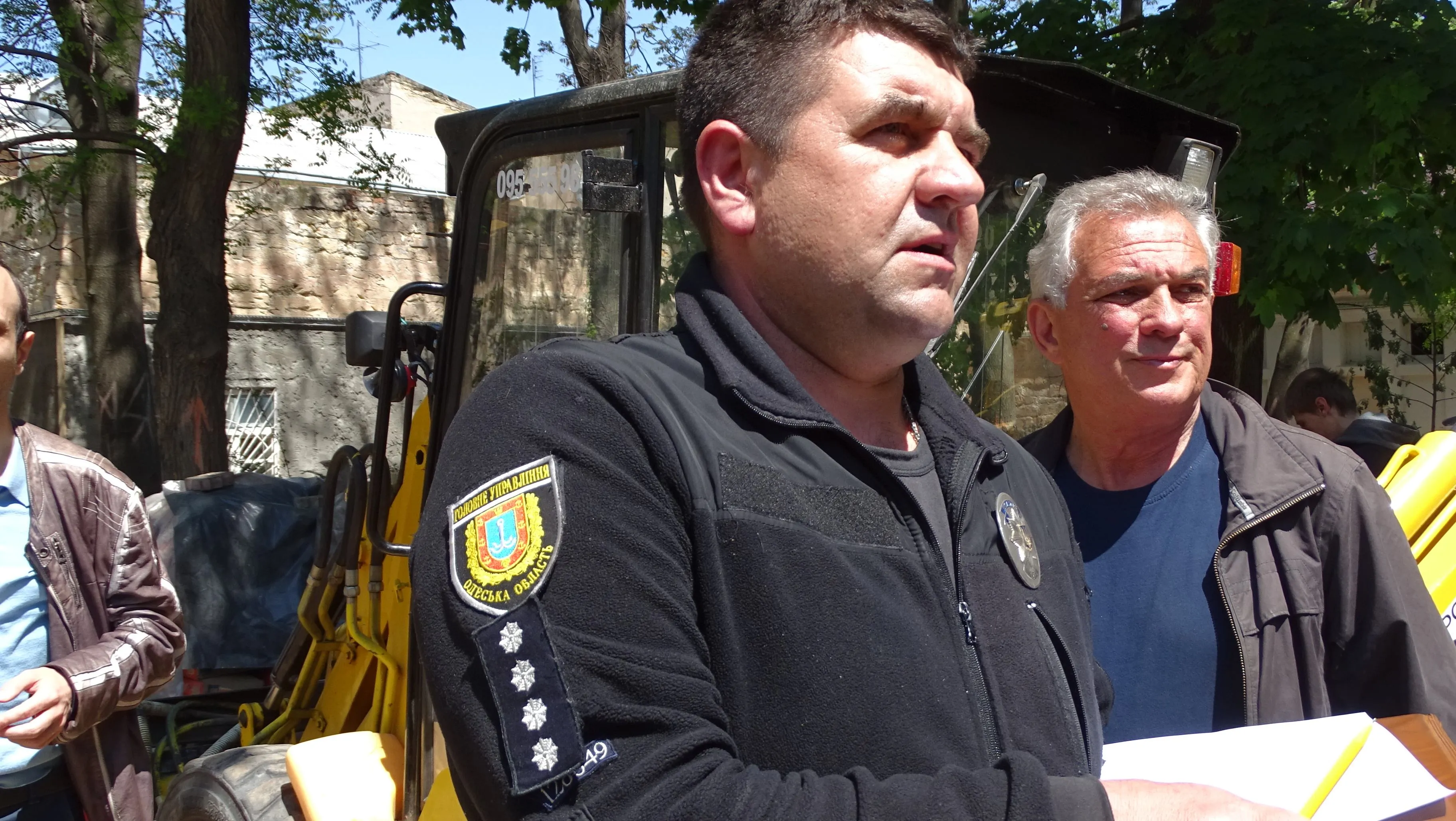 Одеса Літній театр поліція активісти незаконна забудова Одеса Літній театр поліція активісти незаконна забудова