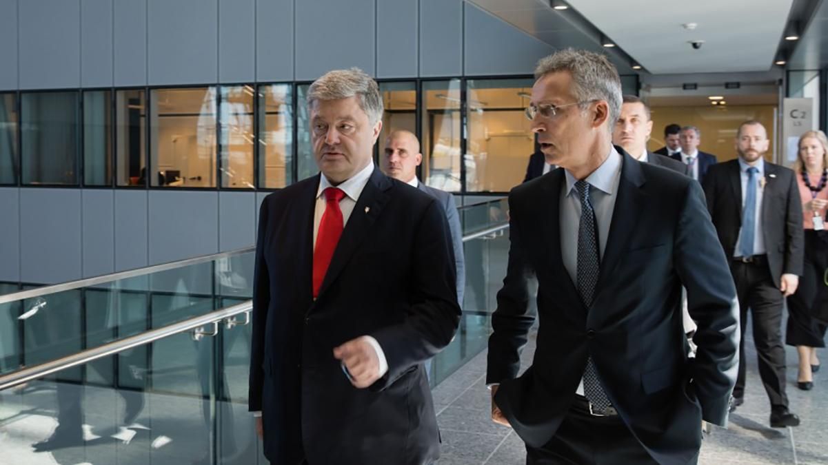 Порошенко у Брюселлі зустрівся зі Столтенбергом: деталі перемовин Порошенко у Брюселлі зустрівся зі Столтенбергом: деталі перемовин