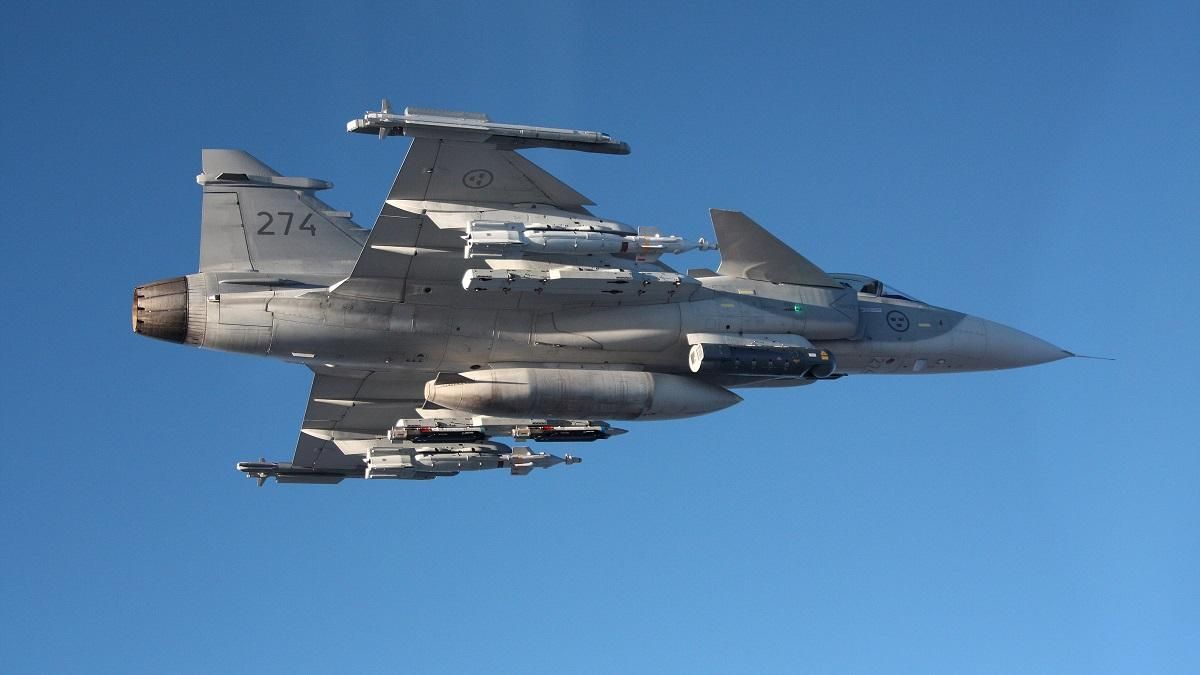 Венгерские истребители перехватили российский самолет над Балтикой Венгерские истребители перехватили российский самолет над Балтикой