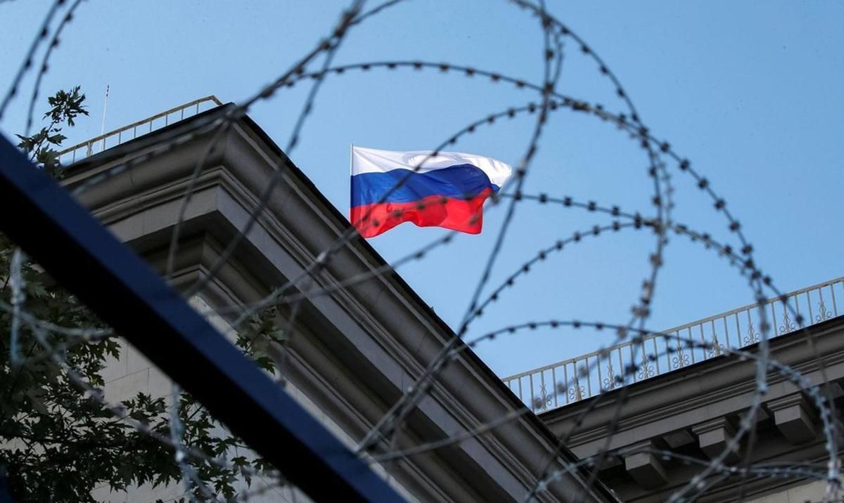 ЄС думає над санкціями проти Росії через видачу паспортів на Донбасі