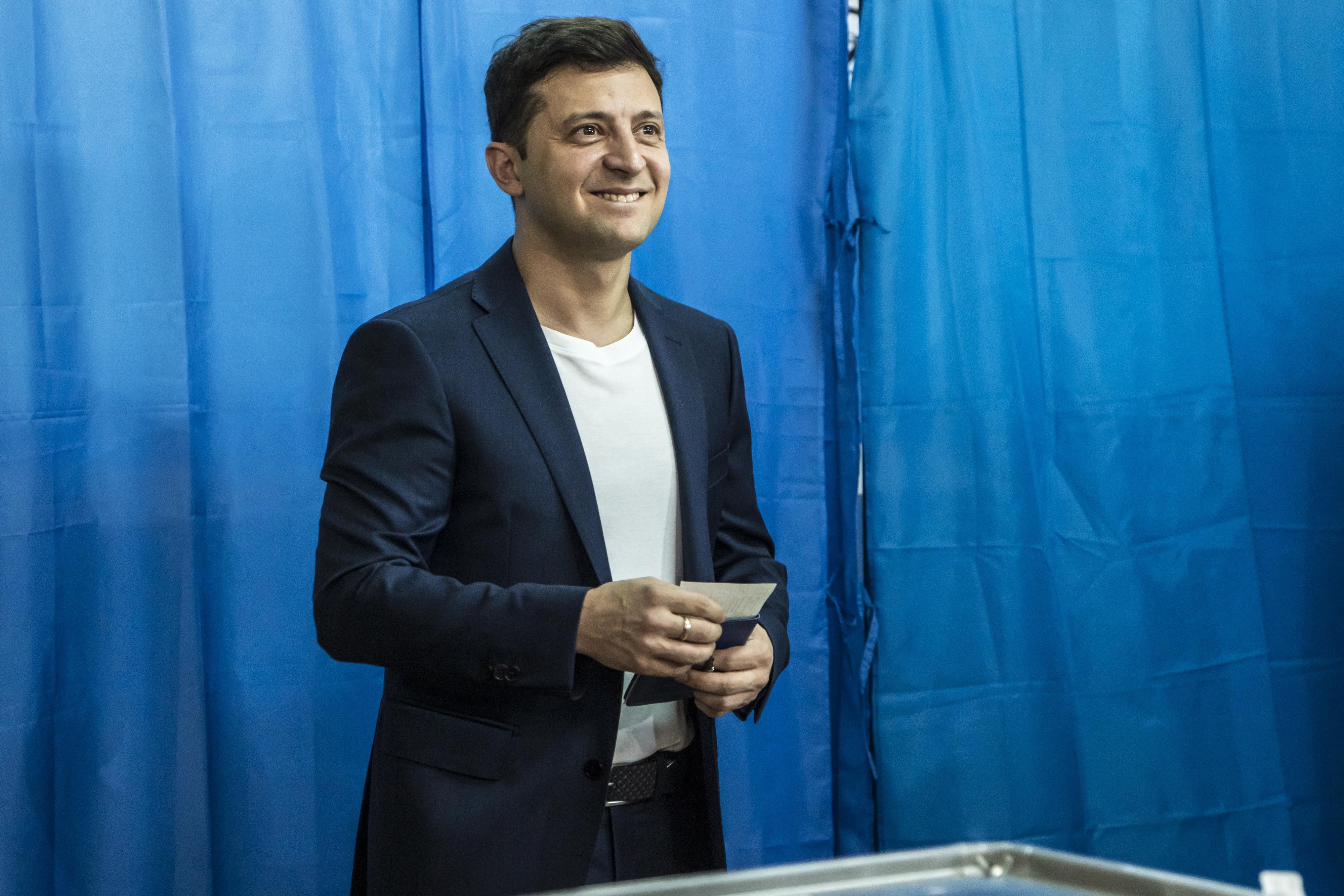 У Зеленского объяснили, почему хотят провести инаугурацию именно 19 мая У Зеленского объяснили, почему хотят провести инаугурацию именно 19 мая