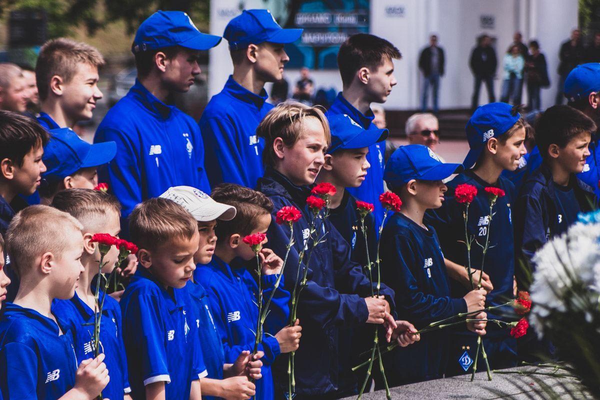 Как в Киеве почтили память легендарного Валерия Лобановского: фото Как в Киеве почтили память легендарного Валерия Лобановского: фото