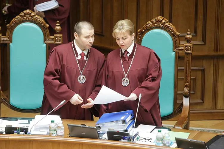 Наталія Шаптала голова Конституційного суду біографія досьє Наталія Шаптала голова Конституційного суду біографія досьє