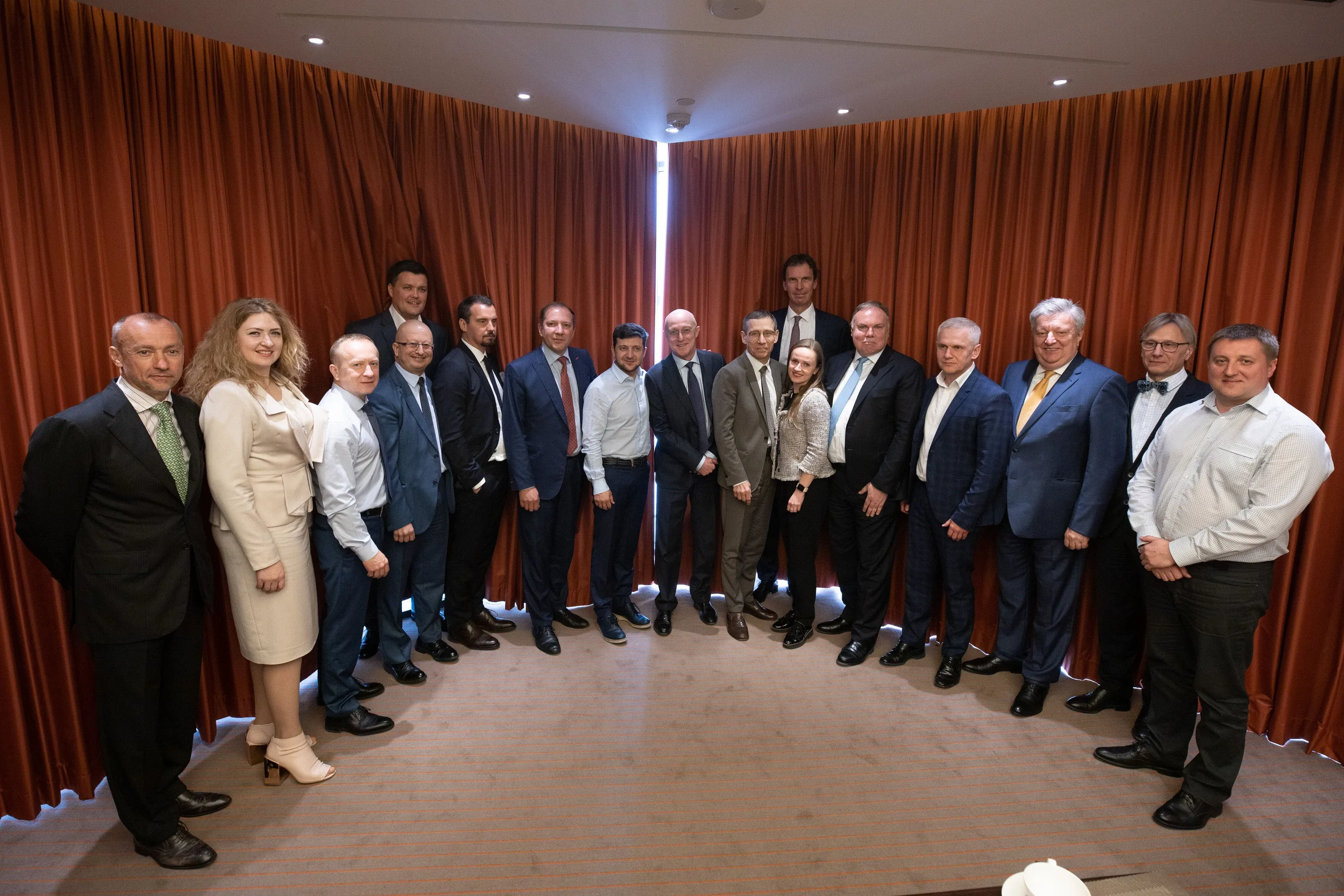 Зеленський зустрівся з банкірами Зеленський зустрівся з банкірами