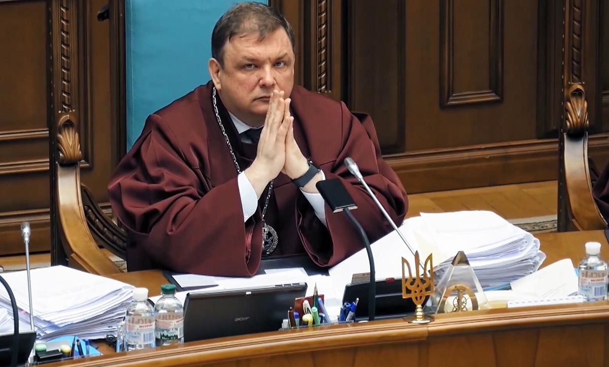 Звільнення голови Конституційного суду Шевчука: в суді розкрили причини