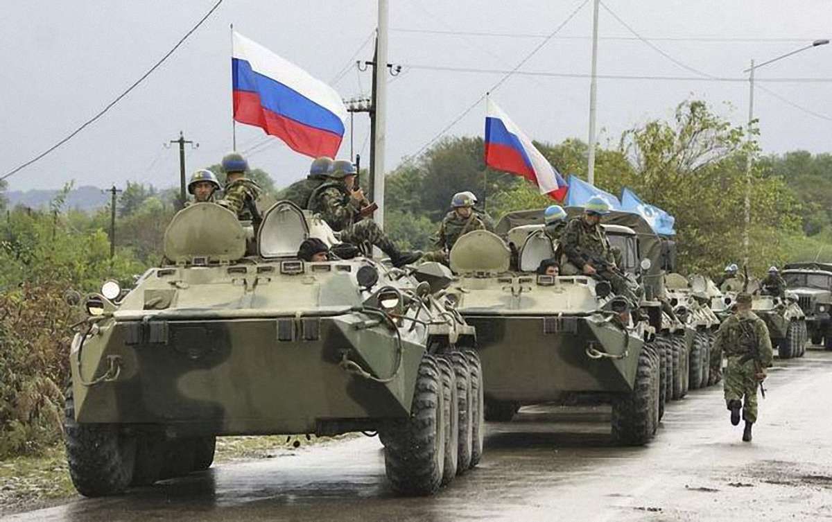 Ротация российских военных: в оккупированный Донецк зашли боевики с тяжелой техникой Ротация российских военных: в оккупированный Донецк зашли боевики с тяжелой техникой