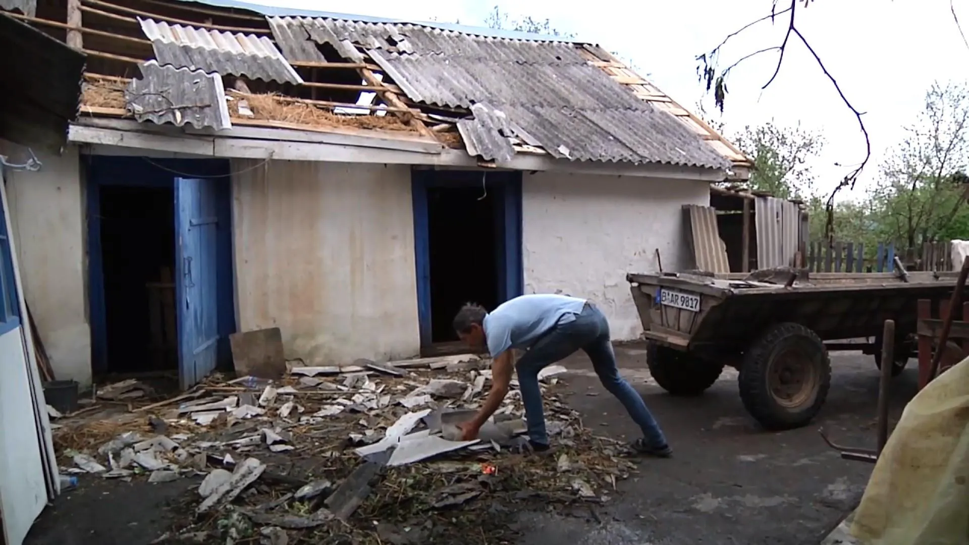 З будинку пані Лідії буревій зніс шифер