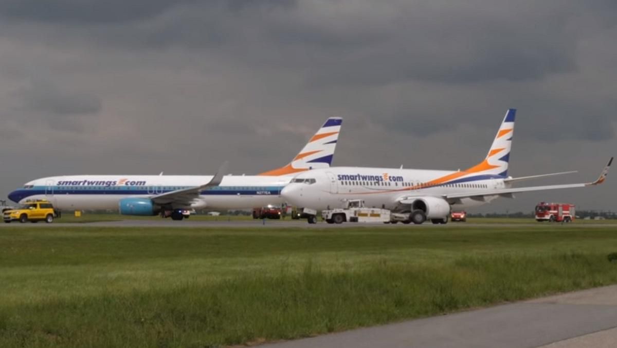 На взлетной полосе аэропорта Праги столкнулись два Boeing 737: видео