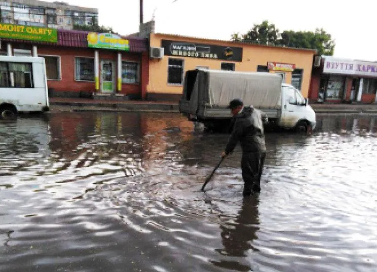Кропивницький дощ злива негода затоплені вулиці дороги