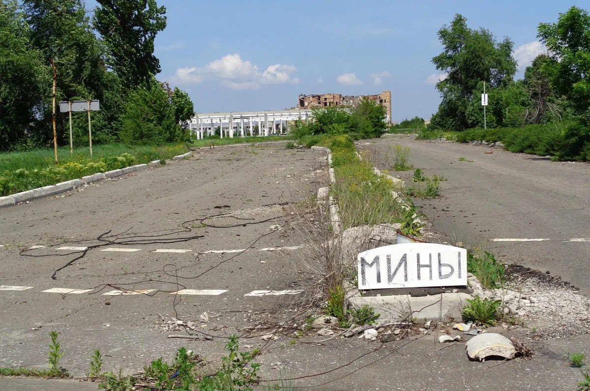 Метро Донецьк 2019 фото війна Донбас