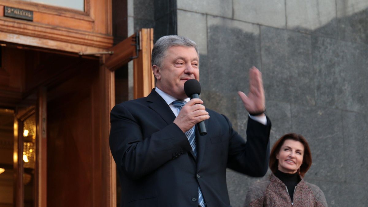 Порошенко ввел День отца и утвердил новую стратегию национально-патриотического воспитания Порошенко ввел День отца и утвердил новую стратегию национально-патриотического воспитания